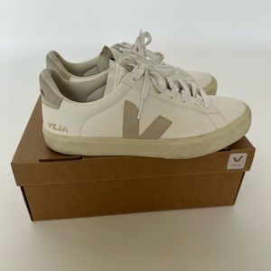 Veja Campo Sneaker - Extra White / Natural Suede